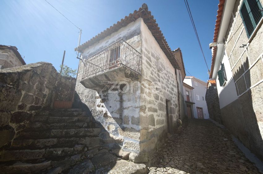Imagem Fachada de  moradia independente em Rua de Cima s/n