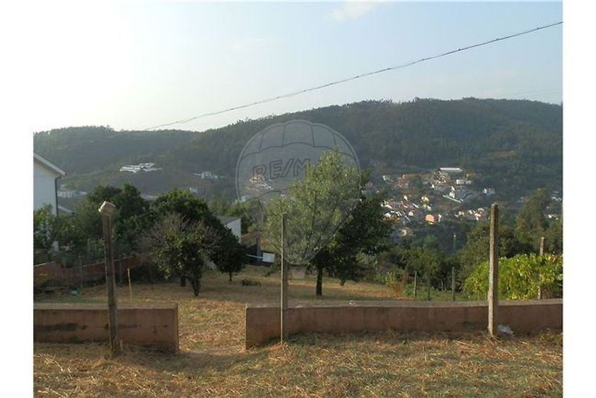 Imagem Vistas de terreno em Rua Adega