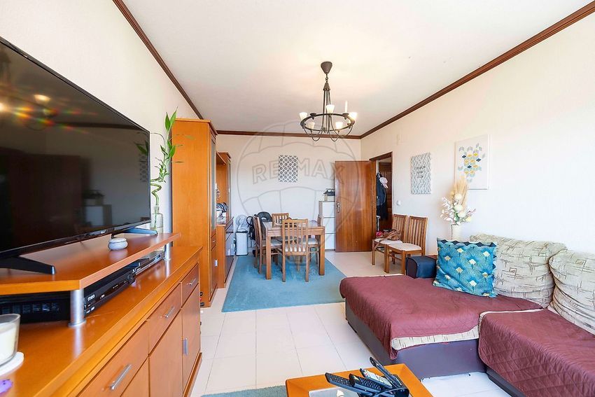 Imagem Sala de estar de apartamento t3 em Avenida Dom Vicente Afonso Valente