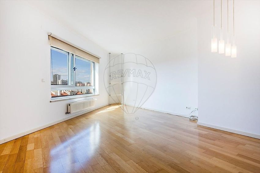 Imagem Sala de estar de apartamento t2 em Rua Manuel Gouveia