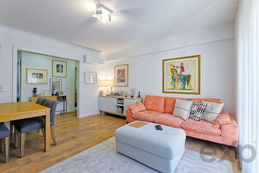 Imagem Sala de estar de apartamento t3 em Rua Frederico George, 12
