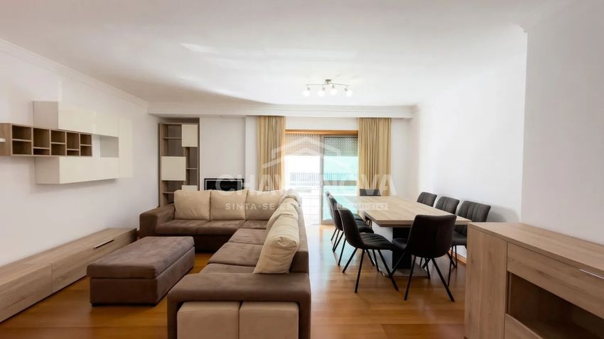 Imagem Sala de estar de apartamento t2 em Rua Espiridião de Sousa