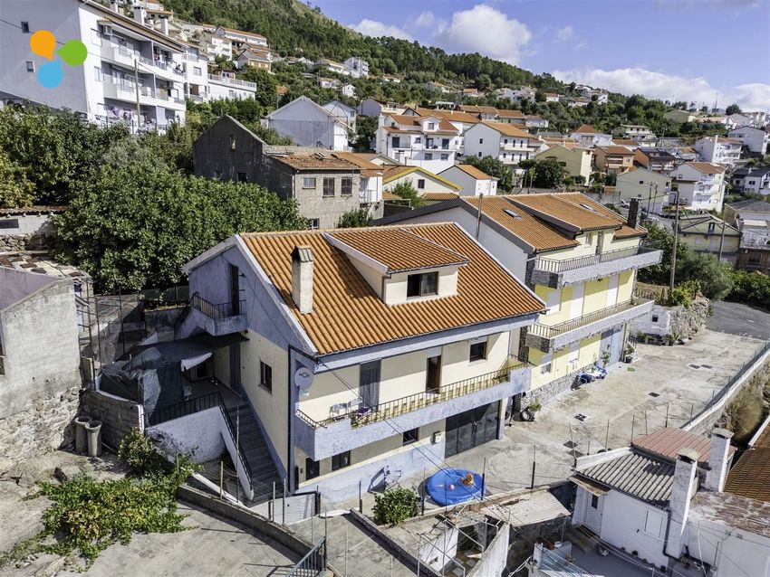 Imagem Vistas de  moradia independente em Vila do Carvalho