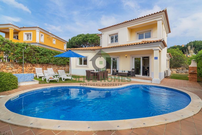 Imagem Piscina de  casa ou moradia em Rua da Bolívia