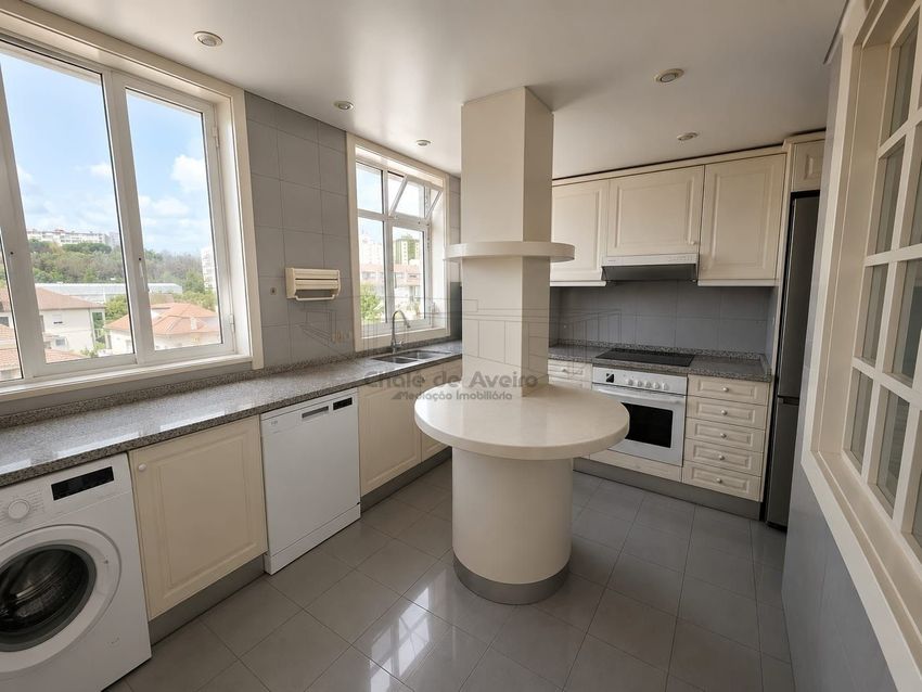 Imagem Cozinha de apartamento t2 em Águeda