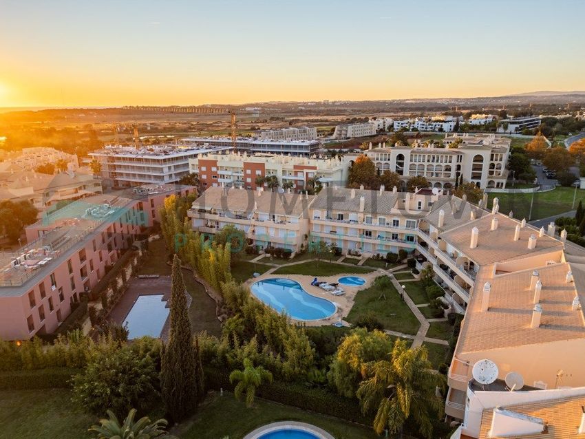Imagem Vistas de apartamento t2 em Rua das Pimenteiras