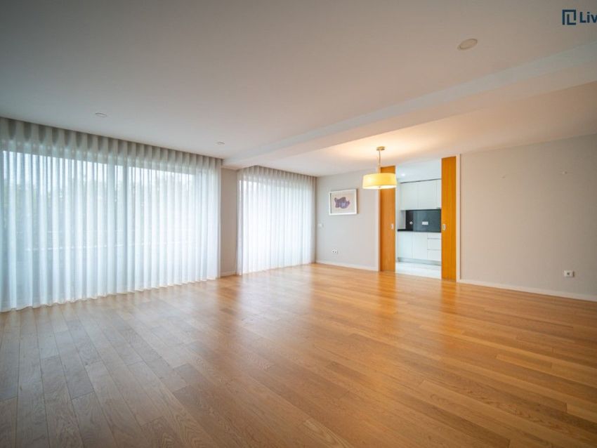 Зображення Кімната, квартира t3, Rua Manuel Dias da Fonseca, 34