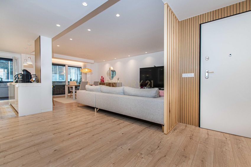 Imagem Quarto de apartamento t4 em Avenida Amália Rodrigues, 17