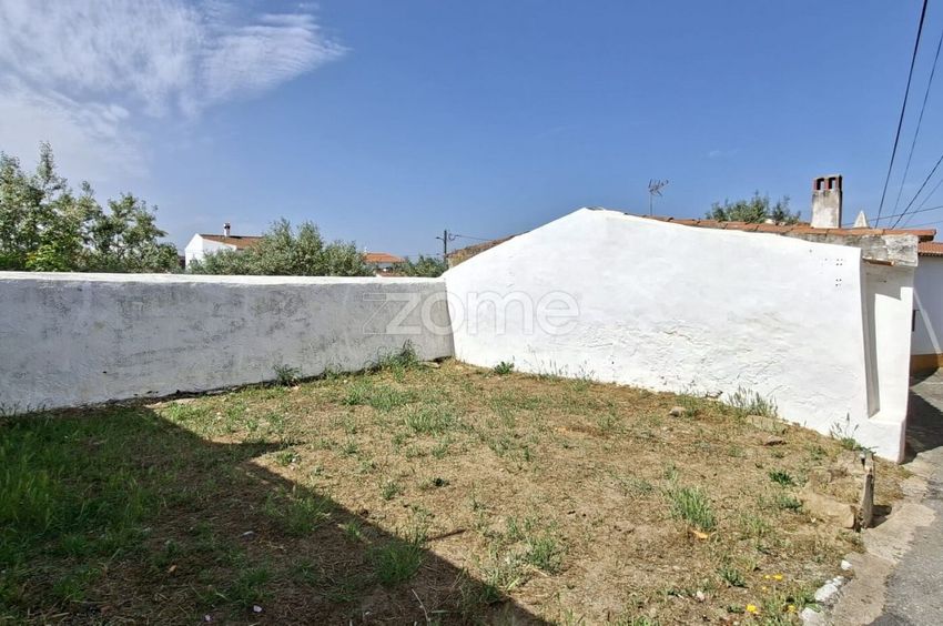 Imagem Terreno de terreno em Rua de Beja