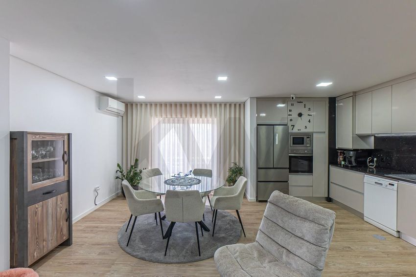 Imagem Sala de estar de apartamento t2 em Rua Paço, 661