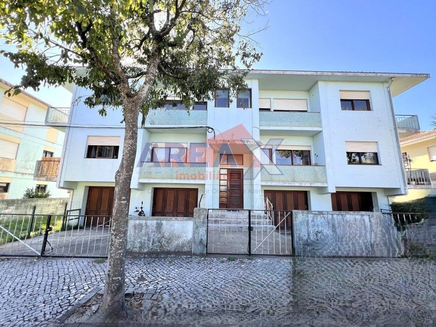 Imagem Fachada de prédio em Centro de Ovar