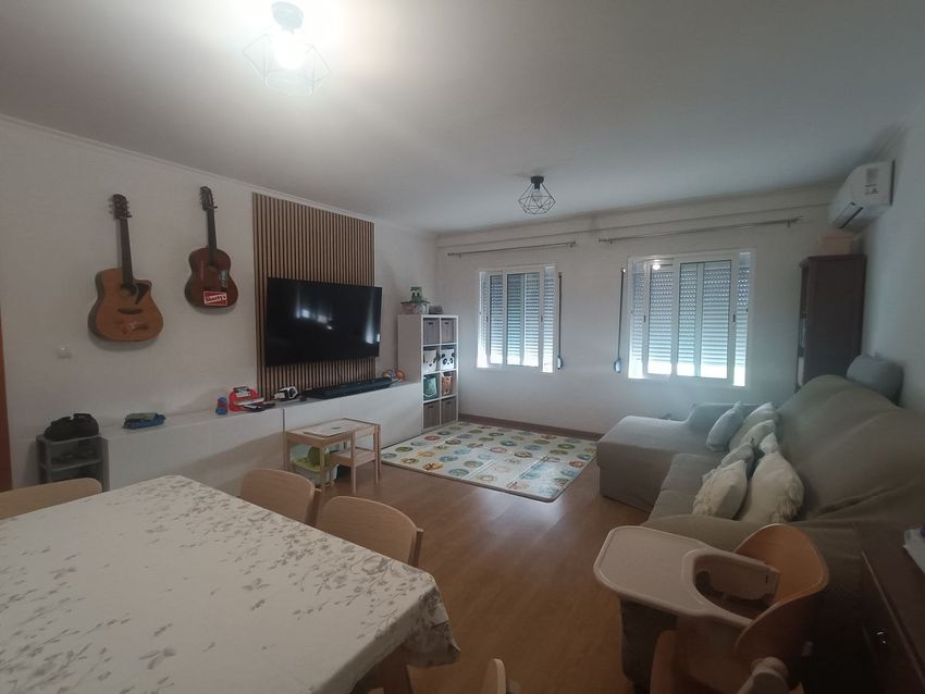 Imagem Sala de estar de apartamento t2 em Caminho da Levada, 329