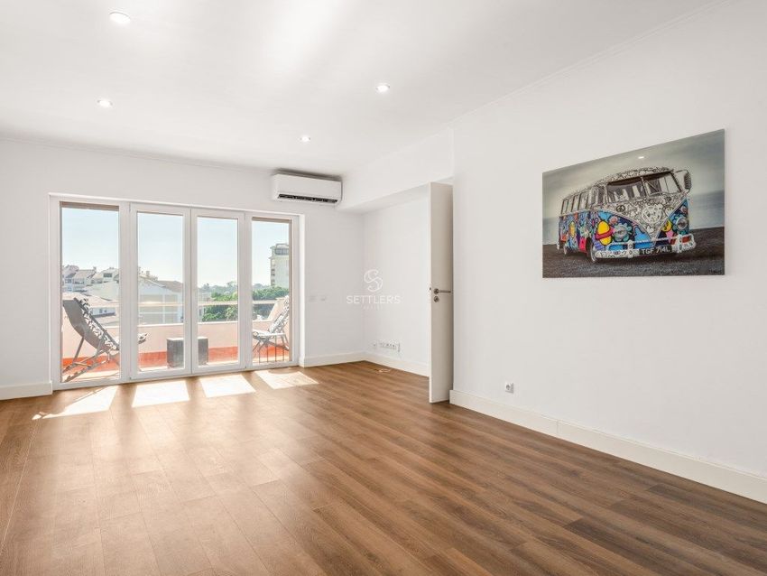Imagem Divisão de apartamento t2 em Avenida Gonçalo Velho Cabral
