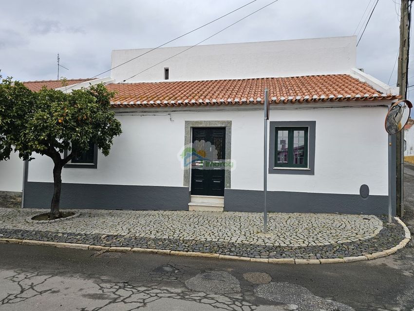  双拼别墅出售 在Mourão