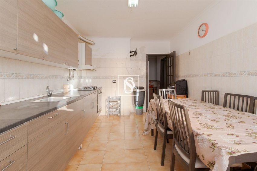 Imagem Quarto de apartamento t3 em Santo António da Charneca