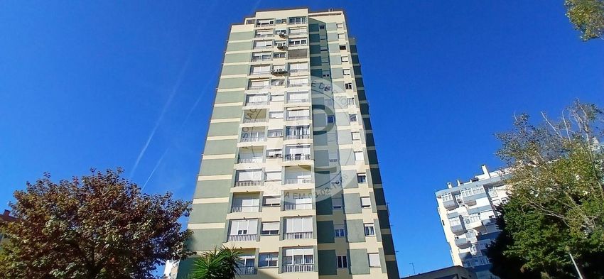 Imagem Vistas de apartamento t2 em Arneiros