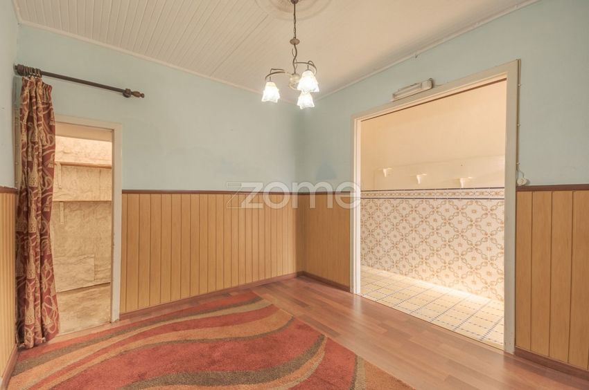 Imagem Sala de jantar de  moradia geminada em São José