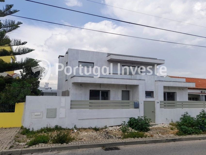 Imagem Fachada de  moradia independente em Rua Família Bronze