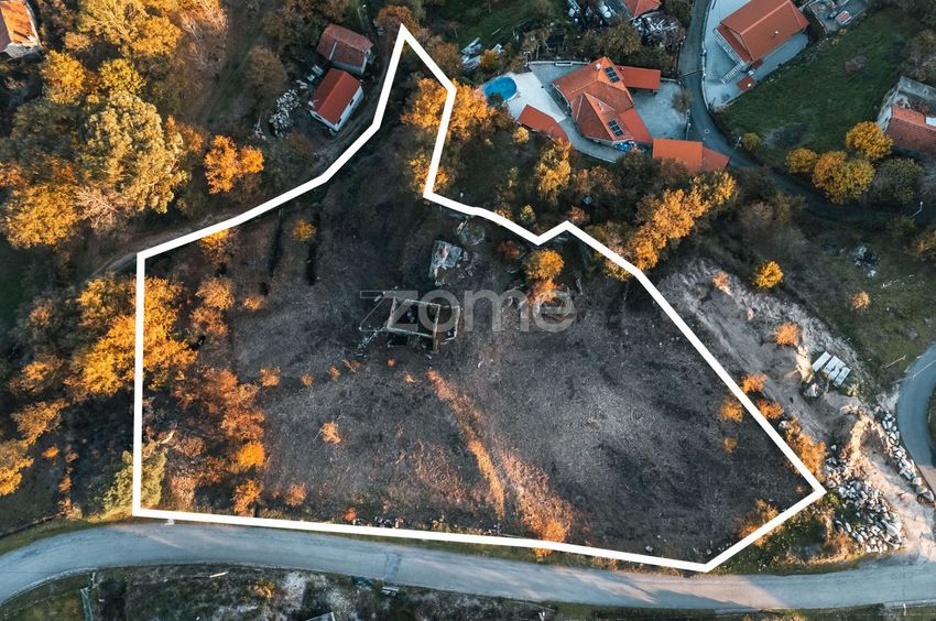 Imagem de terreno em Rua Outeiro do Vale s/n