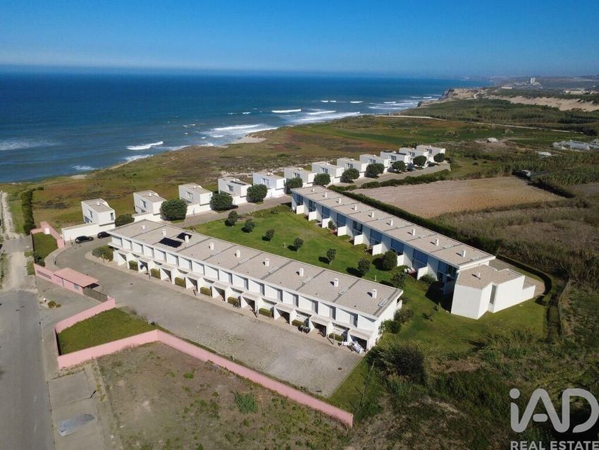 Imagem Vistas de  moradia em banda em Centro de A dos Cunhados