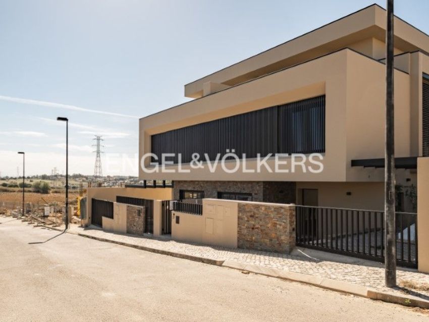 Imagem Fachada de empreendimento em Caparica e Trafaria