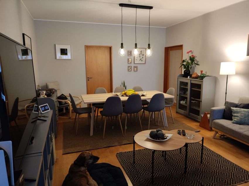 Imagem Sala de estar de apartamento t2 em Rua Cónego Doutor Manuel Faria, 649