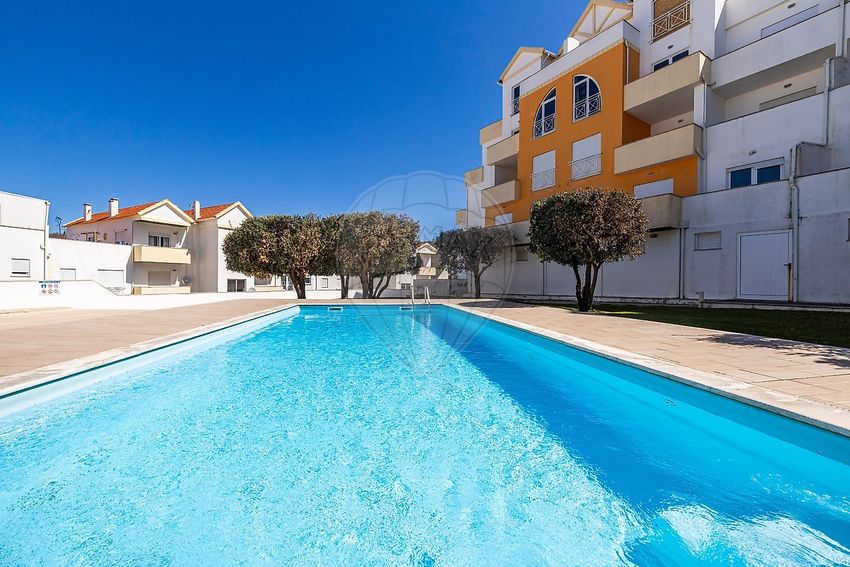 Imagem Piscina de apartamento t3 em Pataias e Martingança