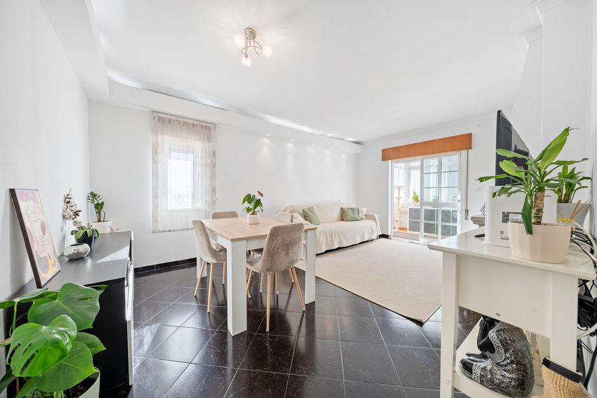 Imagem Sala de estar de apartamento t3 em Estrada da Bela Vista