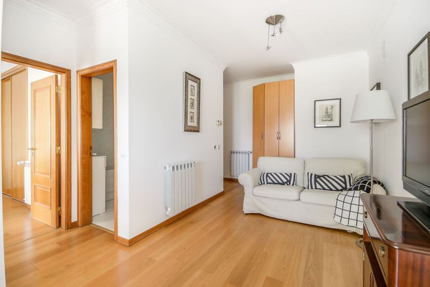 Imagem Quarto de apartamento t1 em Rua Alfredo Guisado