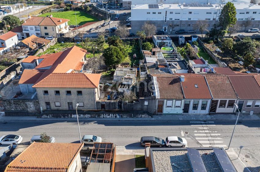 Imagem Fachada de  moradia independente em Rua de Recarei, 1024 a