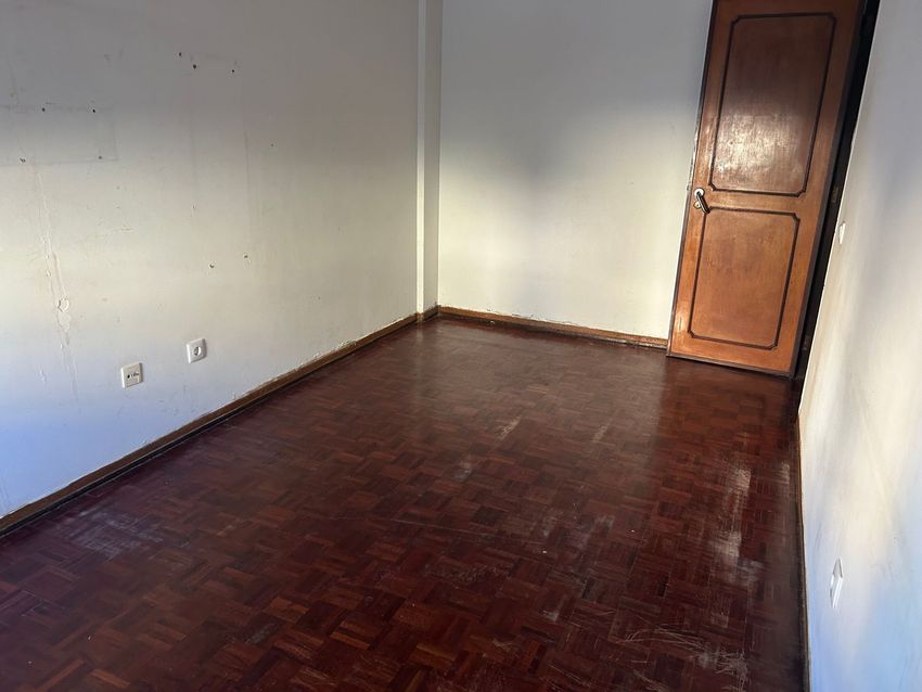 Imagem Divisão de apartamento t2 em Rua António Feijó s/n