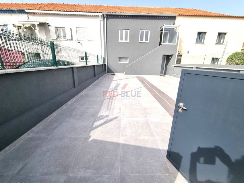 Imagem Garagem de  moradia independente em Portas Fronhas - Formariz
