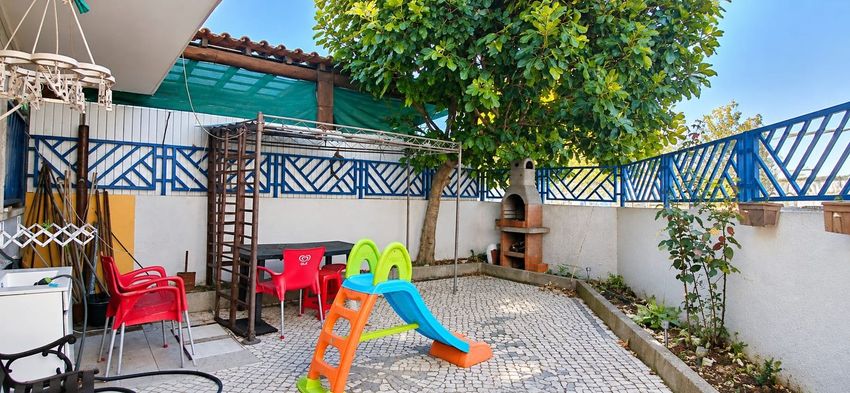 Imagem Jardim de  moradia em banda em Rua da Urbanização Quinta Pires Marques