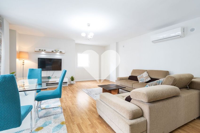 Imagem Sala de estar de apartamento t3 em Avenida Doutor Teófilo Carvalho dos Santos, 3