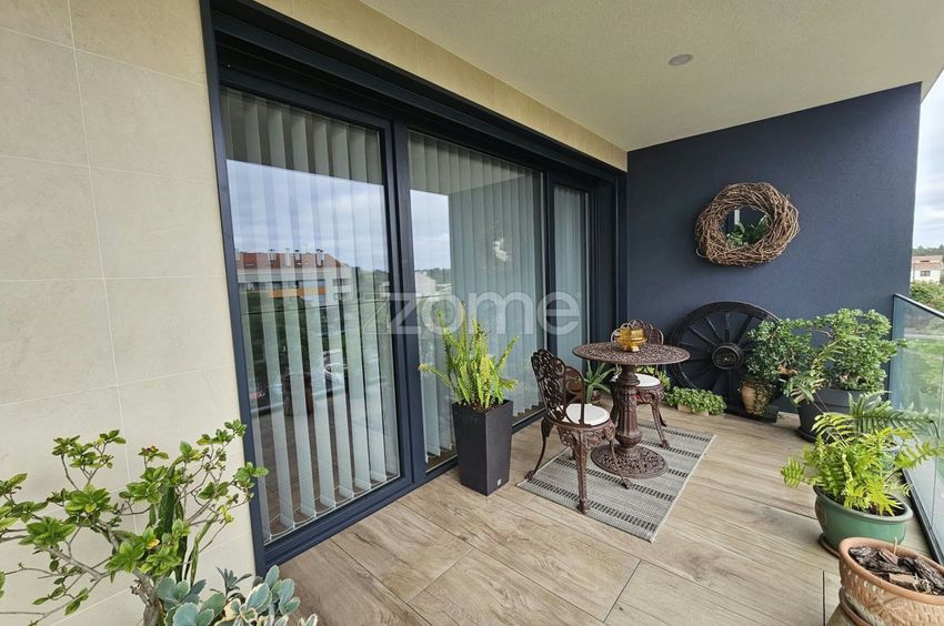 Imagem Alpendre de apartamento t3 em A. São Pedro s/n