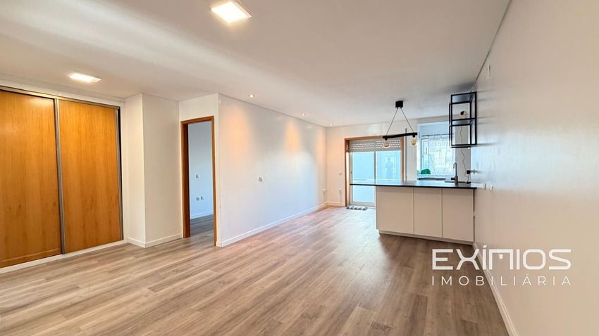 Imagem Divisão de apartamento t2 em Caxinas