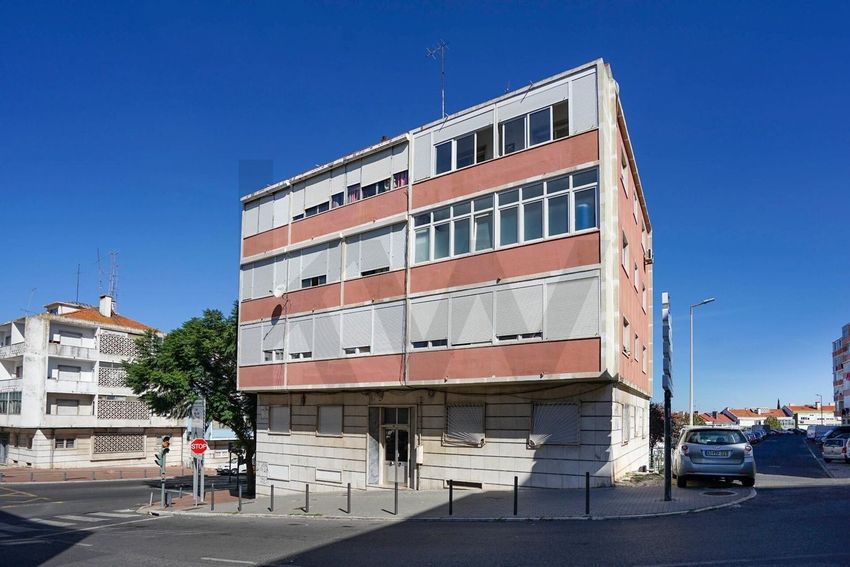 Imagem Vistas de apartamento t1 em Avenida Manuel da Maia s/n