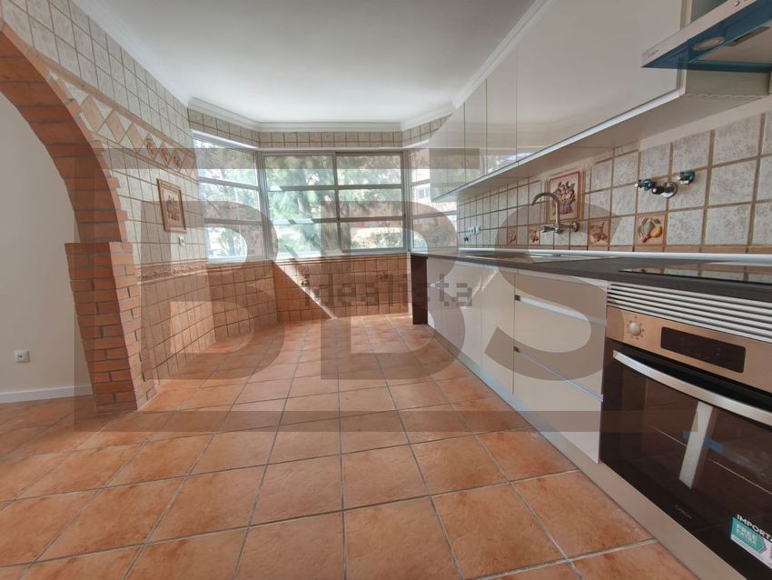 Imagem Cozinha de apartamento t3 em Mercês