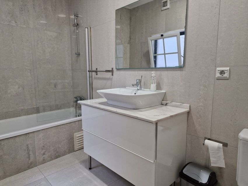Imagem Casa de banho de apartamento t3 em Rua Actor João Rosa, 16