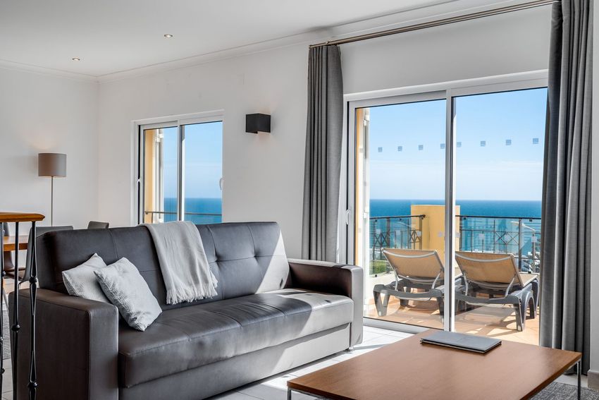 Imagem Sala de estar de apartamento t2 em Salema - Vale de Boi