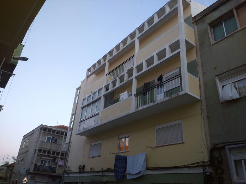 Imagem Fachada de apartamento t2 em Rua 26 de Janeiro