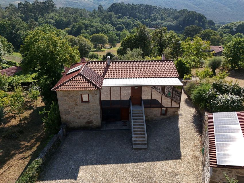 Imagem Fachada de  quinta em Estrada da Val, 1169
