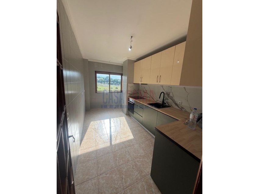 Imagem Cozinha de apartamento t3 em Baguim do Monte