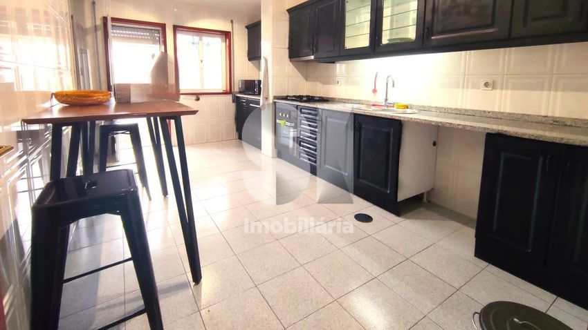 Imagem Cozinha de apartamento t3 em Gueifães