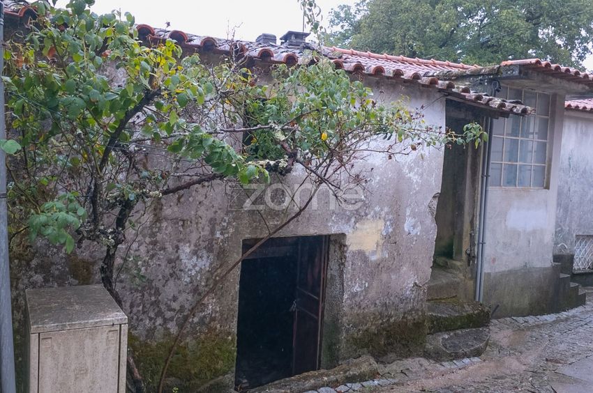 Imagem Fachada de  moradia independente em Rua Doutor Fernando Menano