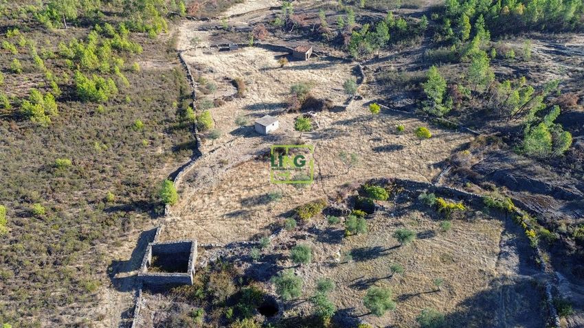 Imagem Terreno de terreno em Cebolais de Cima e Retaxo