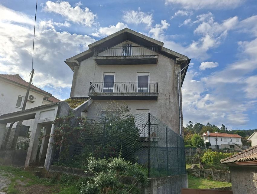 Imagem Fachada de  moradia independente em Rua Doutor Maximino de Matos