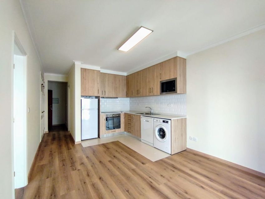 Imagem Cozinha de apartamento t1 em Rua Doutor Luís Reis Silva