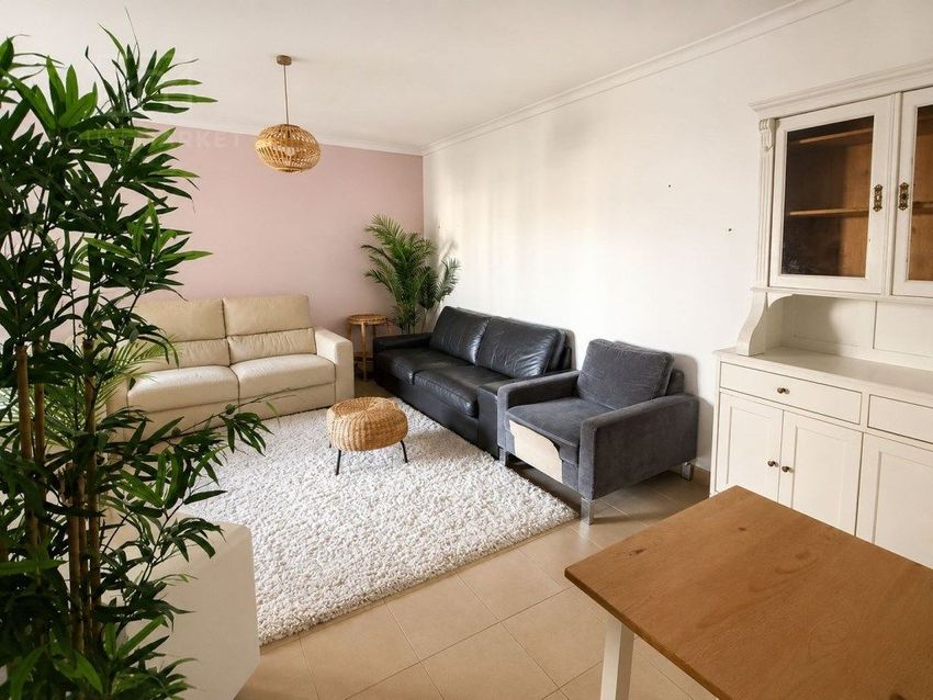 Imagem Sala de estar de apartamento t3 em Rua de Diu