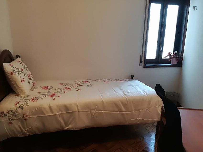 Imagem Quarto de quarto em Rua Artur Rangel